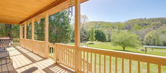 3 Mi to Hiawassee: 'berry Cute Country Cottage'