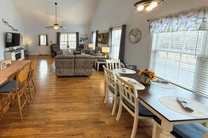 Cottage (2 Bedrooms) | Interior