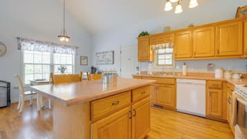 Cottage (2 Bedrooms) | Interior