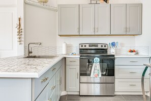 Apartment (1 Bedroom) | Interior - < 1 Mi to Hudson Beach: Waterfront Apt w/ Dock (Hudson)