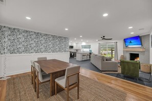 Hús (4 Bedrooms) | Að innan