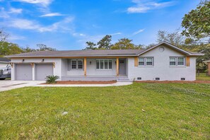 House (4 Bedrooms) | Interior - 7 Mi to Dtwn: Waterside Oasis in Charleston (Charleston)