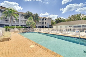 Apartment (3 Bedrooms) | Front of property