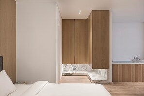 In-room safe, desk, laptop workspace, blackout curtains - Nur City Suites (Athens)