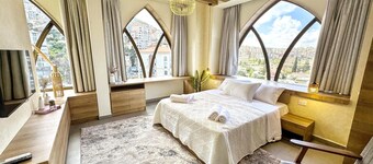 Chic 1-bedroom apartment in Jounieh - J707