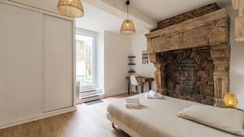 4 bedrooms, WiFi, bed sheets