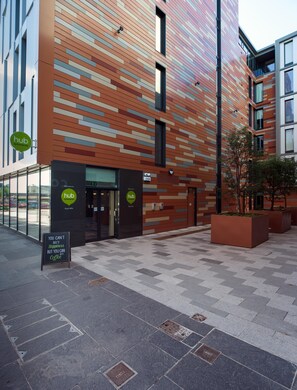 Exterior - Hub By Premier Inn Edinburgh - Royal Mile (Edinburgh)