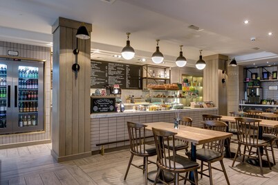 Hub By Premier Inn Edinburgh - Royal Mile