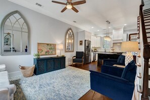 Smart TV - Upscale Townhome Near Forsyth Park w/ Courtyard by Lucky Savannah (Savannah)