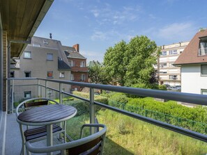 Apartment | Balcony - Sunny Flat in Maeterlinck Residence Near Seaside (Koksijde)