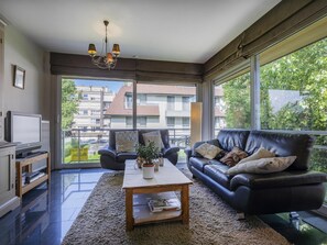 Apartment | Living room - Sunny Flat in Maeterlinck Residence Near Seaside (Koksijde)