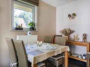Apartment | Dining - Sunny Flat in Maeterlinck Residence Near Seaside (Koksijde)
