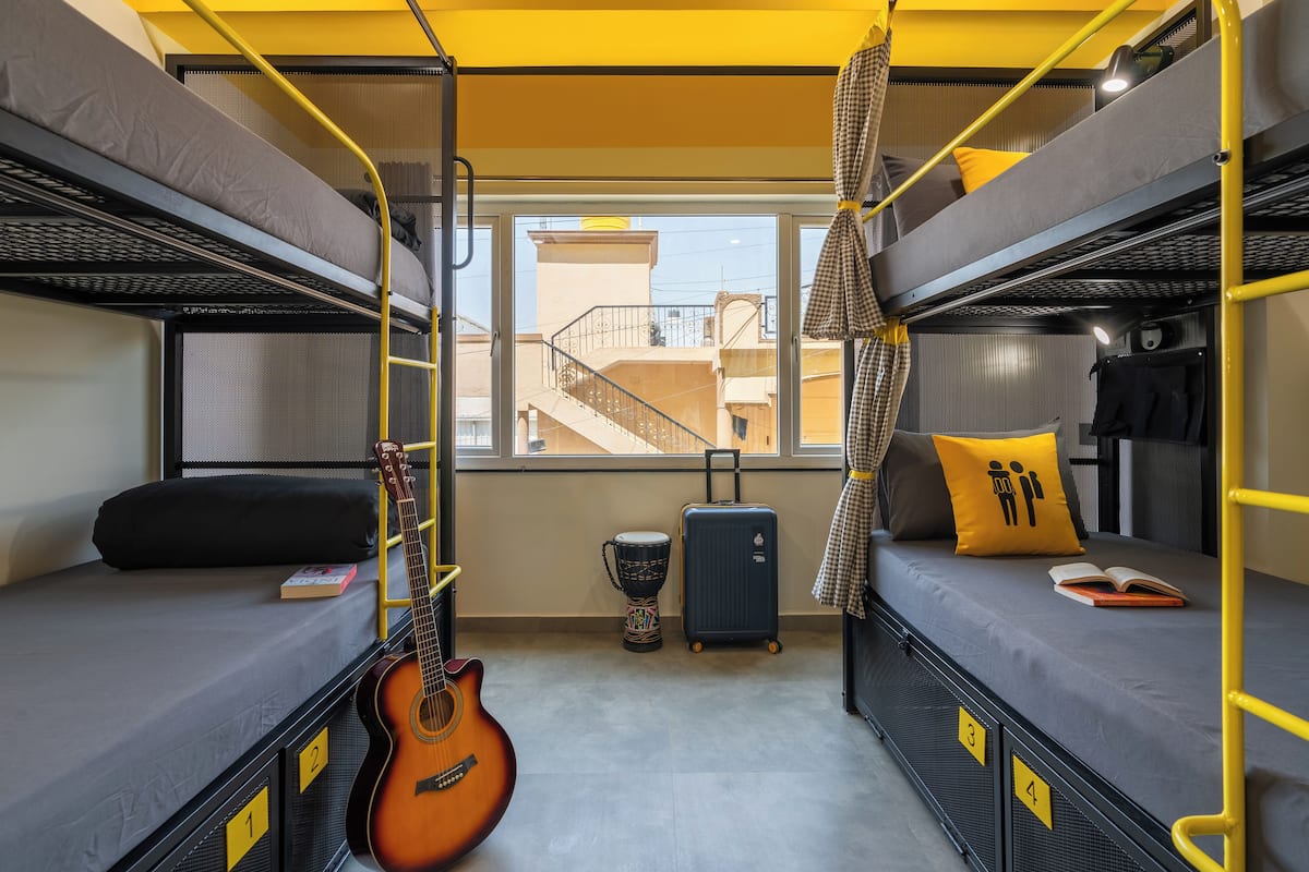 Dormitorio compartido, dormitorio mixto (4 Bed) | Wifi gratis y ropa de cama
