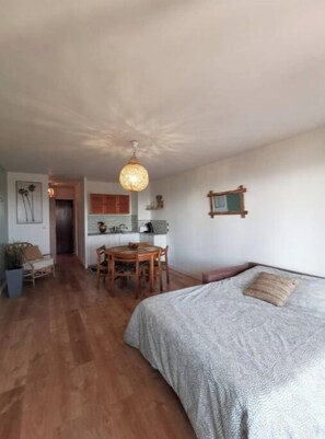 1 habitación, cuna de viaje, wifi y ropa de cama 