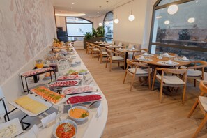 Daily buffet breakfast for a fee