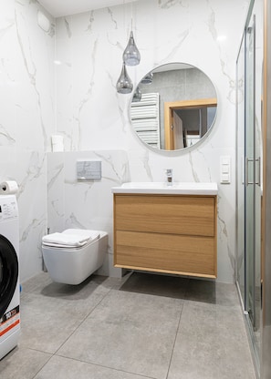 Apartment, Balcony | Bathroom