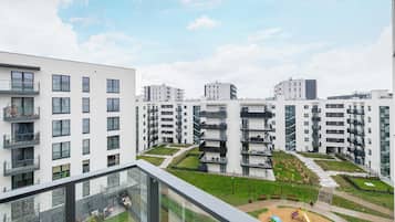 Apartamento, balcón | Vistas al patio