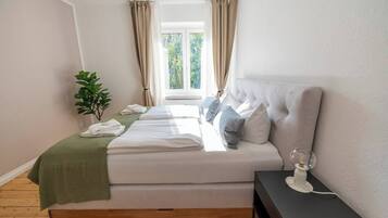 2 bedrooms, iron/ironing board, WiFi, bed sheets