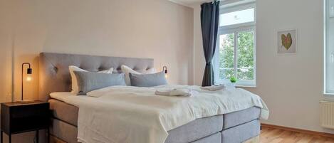 2 bedrooms, iron/ironing board, WiFi, bed sheets