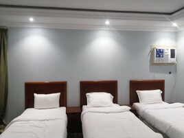 Quarto, várias camas, para não fumantes, vista para a cidade