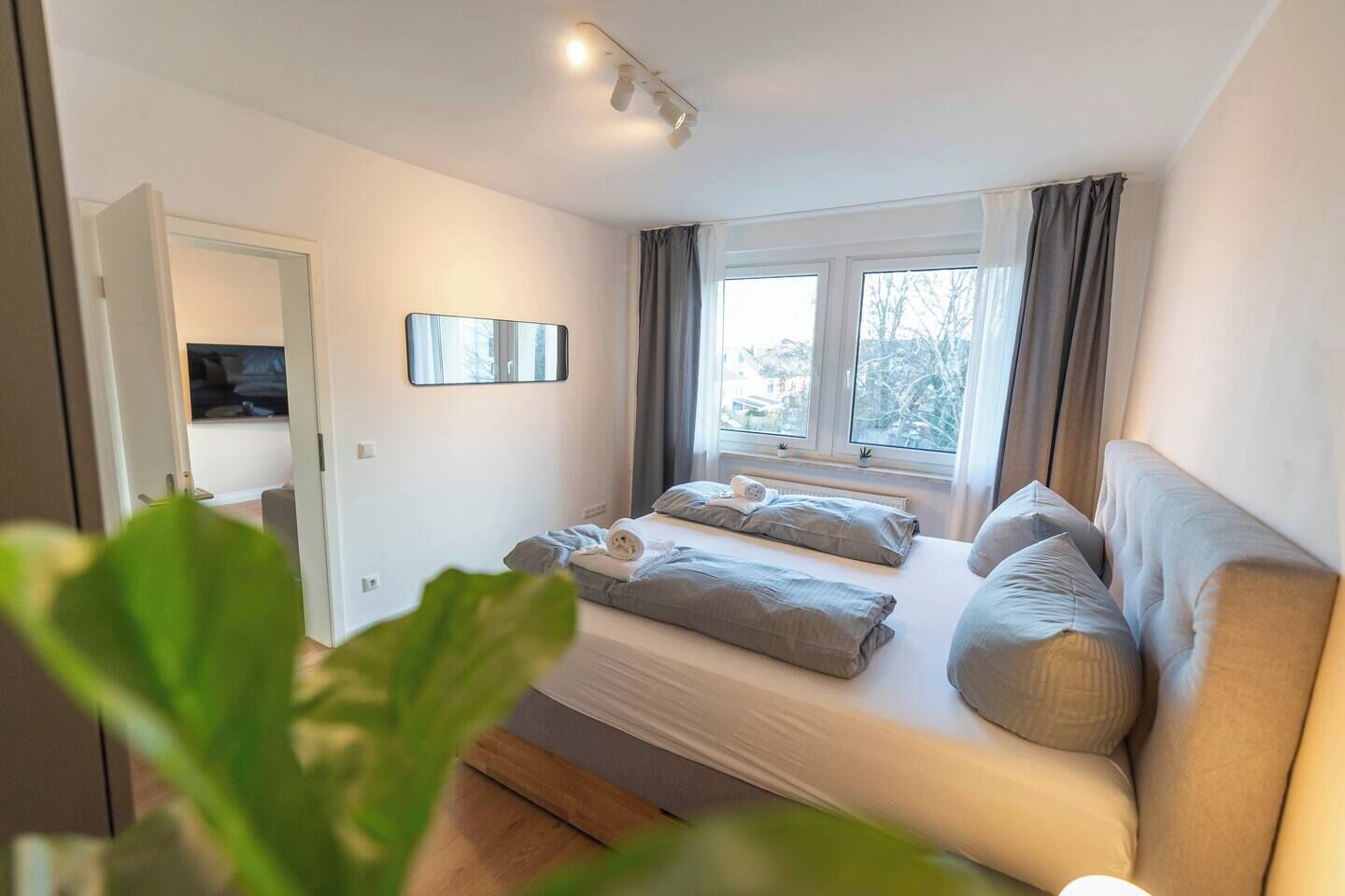 1 habitación, tabla de planchar con plancha, wifi y ropa de cama 