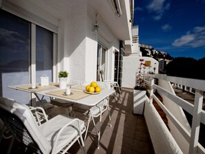 Apartment | Balcony - Cozy Apartment in Roses for a Family by the sea (Roses)