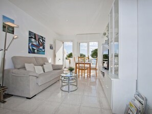 Living area - Cozy Apartment in Roses for a Family by the sea (Roses)