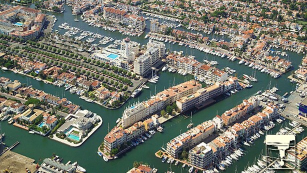Apartment | View from property - Apartment in Empuriabrava Near Skydive Center (Castello d'Empuries)