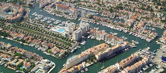 Apartment in Empuriabrava Near Skydive Center