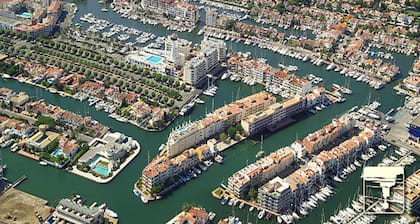Apartment in Empuriabrava Near Skydive Center