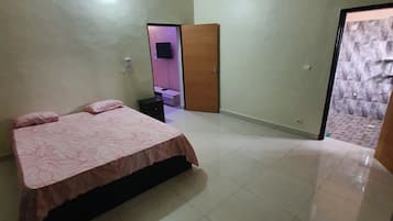 1 habitación, wifi y ropa de cama