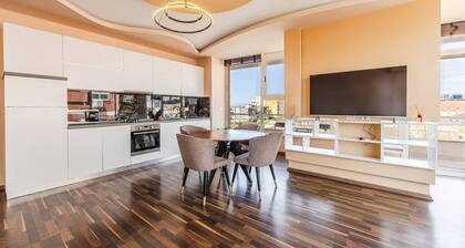 Spacious City-view Apartment Overlooking Shkod r