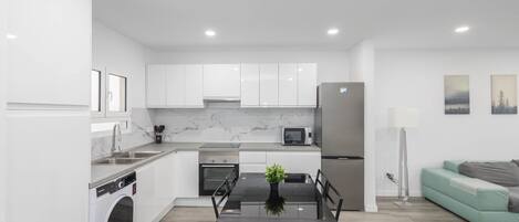 Fridge, microwave, oven, stovetop