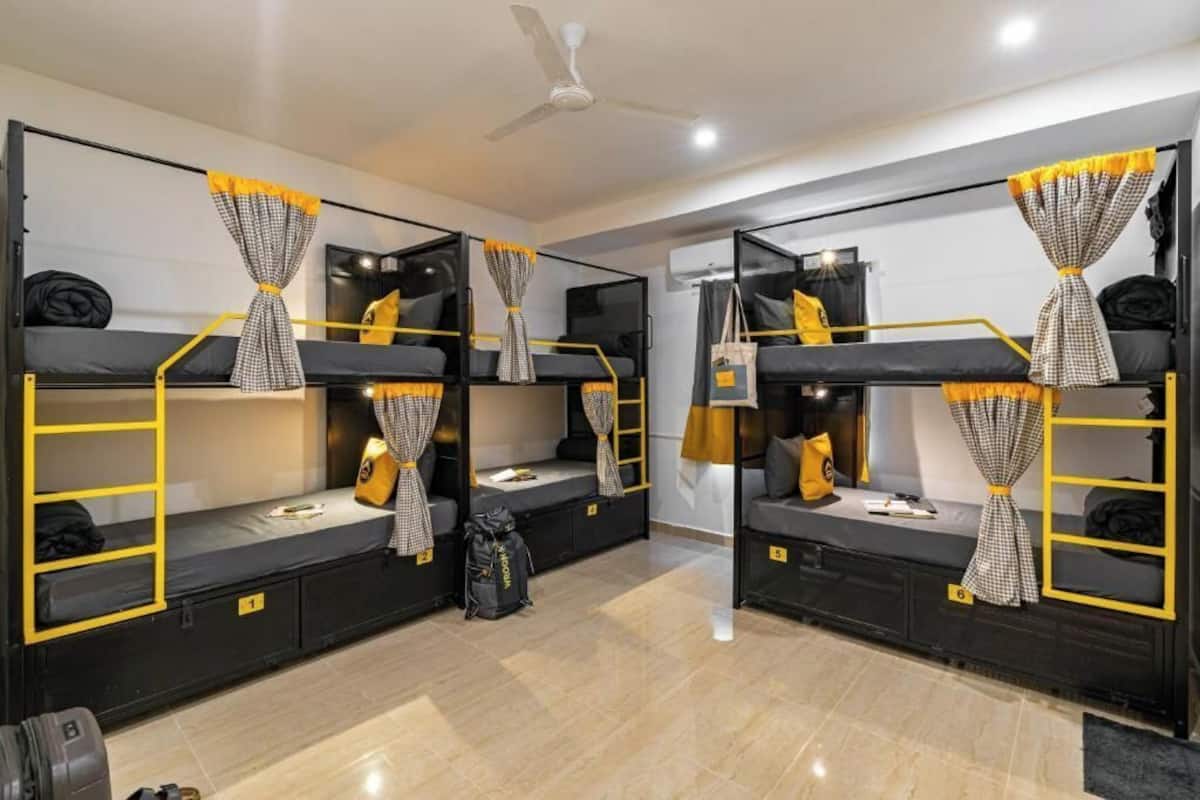 Phòng tập thể tiện nghi đơn giản (Bed in 6 Beds) | Truy cập Internet không dây miễn phí, bộ trải giường