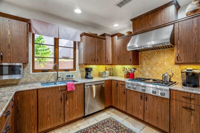 Corazon Condo Unit 10, 3 Bed/3 Bath, Luxury Condo