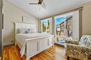 2 chambres, fer et planche à repasser, Wi-Fi, draps fournis