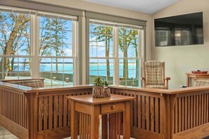 Interior - Grandview (Denton Township)