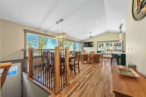 Dining - Grandview (Denton Township)