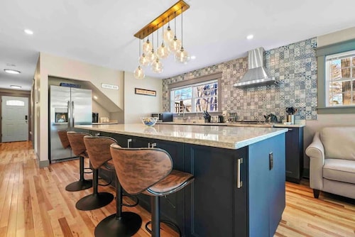 Quiet Luxury on East Bay