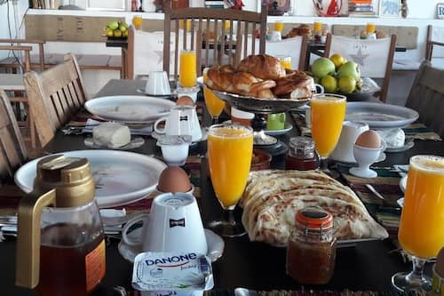 Daily local cuisine breakfast for a fee