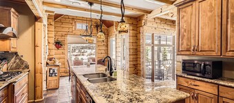 Luxury Home for 12 with Hot Tub, Sauna & Mtn Views!