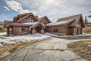 Exterior - Luxury Home for 12 with Hot Tub, Sauna & Mtn Views! (Breckenridge)