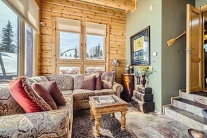 Téléviseur, foyer, lecteur de DVD, bureau