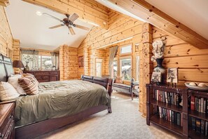 3 bedrooms, desk, iron/ironing board, WiFi - 3BDR with Loft for 8, Hot Tub, Sauna & Mtn Views! (Breckenridge)