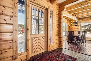 Dining - 3BDR with Loft for 8, Hot Tub, Sauna & Mtn Views! (Breckenridge)