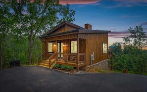 Exterior - Stunning Cabin for 6 with Hot Tub & Pool Table! (Sevierville)