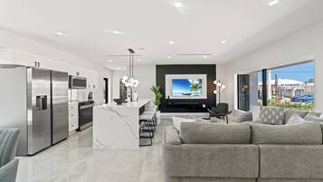 Smart-TV, fotballspill og bordtennis