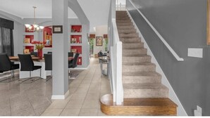 Maison, plusieurs chambres | Intérieur