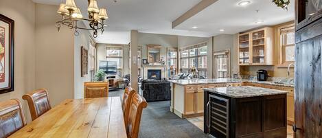 Condo, 3 Bedrooms | Dining