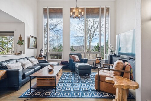 Serene Architect-designed Vermont Chalet 4 Bedroom Home